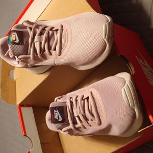 Women Plum Color Nike Gym Shoe Size 9